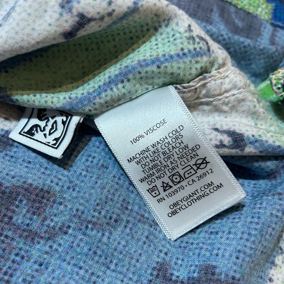 OBEY Men’s Button Up Top Size Medium - Picture 8 of 8
